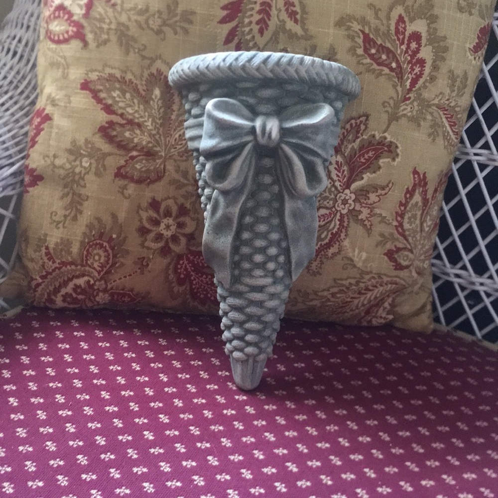 Ceramic wall vase / planter - like new